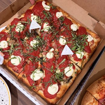 Slice House by Tony Gemignani - GMA Motorhead - Pizza Near Me - Mountain View, California Slice House by Tony Gemignani - GMA Motorhead - Pizza Near Me - Mountain View, California