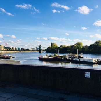 The Dove - View on the Hammersmith Bridge - Pubs Near Me - London, XGL