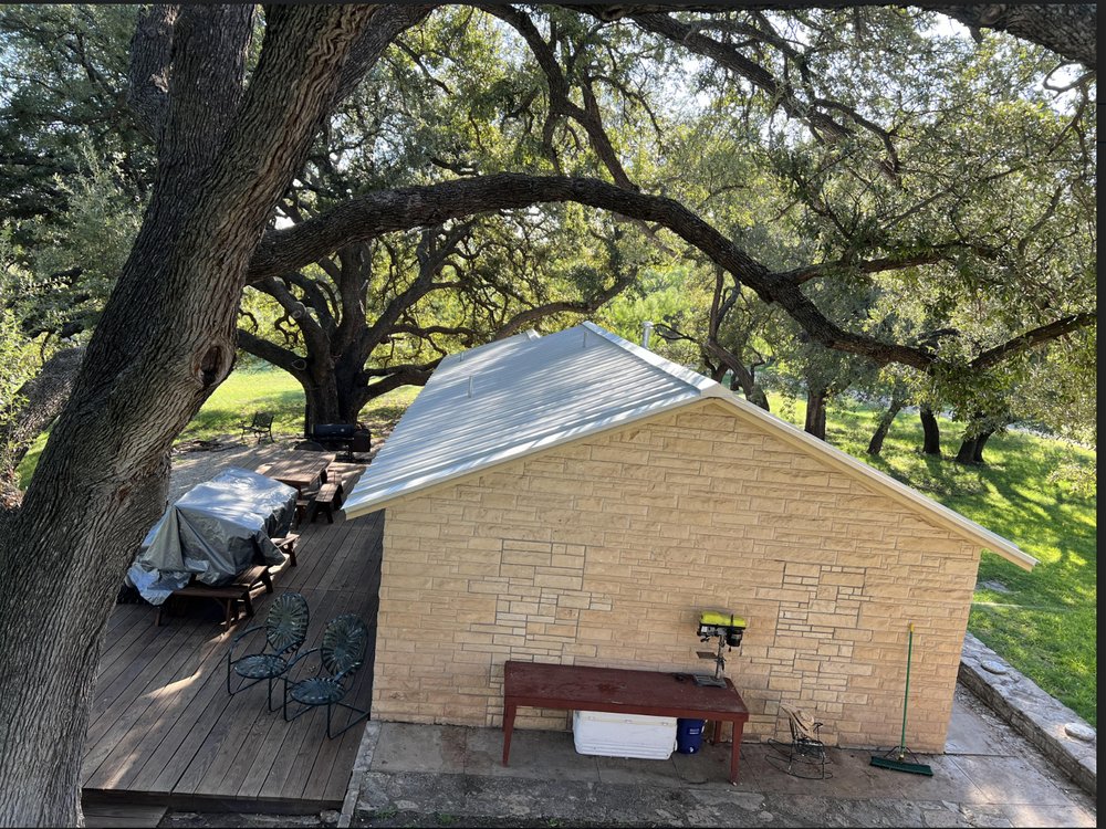 Slide of DeAlba Roofing & Construction