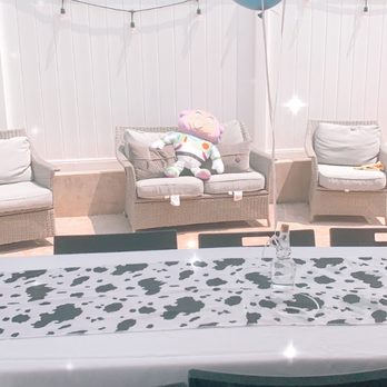 Mary's Party Supplies - Table cloth and cow runners. - Party Supplies Near Me - Simi Valley, California