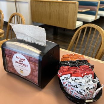 Del Taco - Fast Food Near Me - Barstow, California