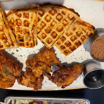 Ralph Sampson's American Taproom - Chicken Warren's Fine Fried Chicken & Waffles - Sports Bars Near Me - Charlottesville, Virginia