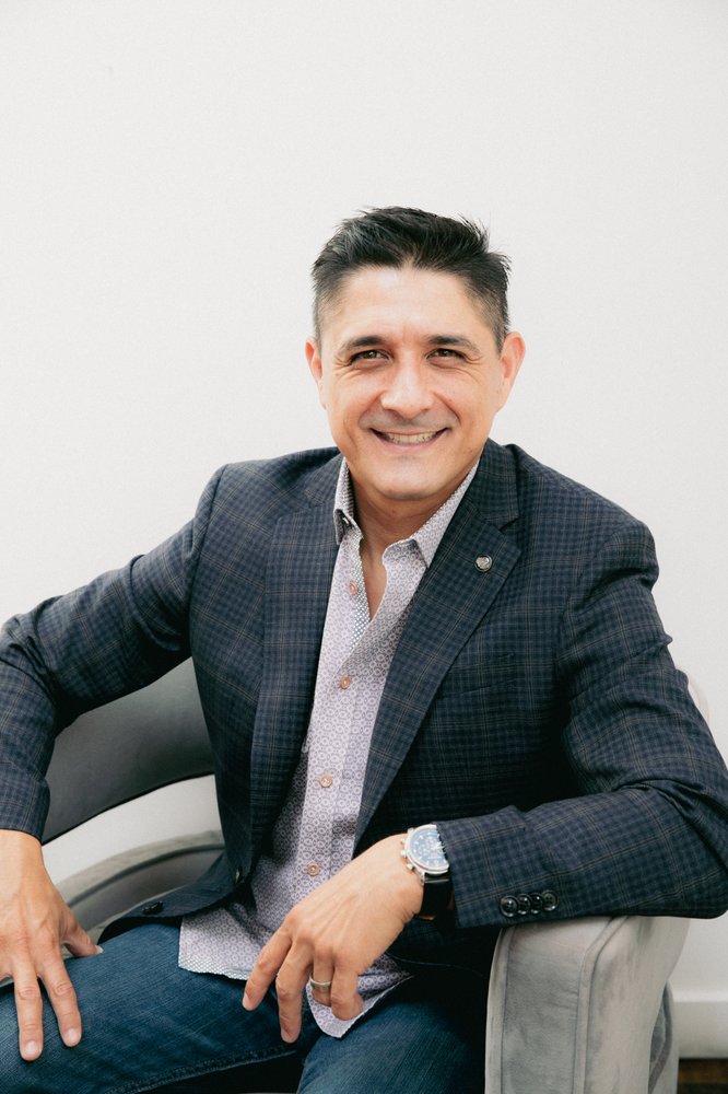 ALEX LOZANO REAL ESTATE AGENT 5715 N Figueroa, Los Angeles