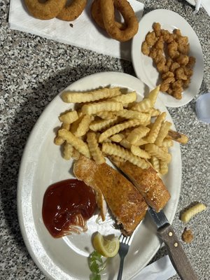 MAYFLOWER XVI SEAFOOD RESTAURANT - Updated December 2024 - 44 Photos