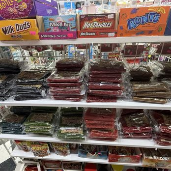 Pink Elephant Antique Mall - Licorice and Vintage Candies - Antiques Near Me - Livingston, Illinois