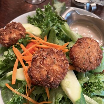 Lola's Farmhouse Bistro - Pecan goat cheese salad - Italian Near Me - Manakin-Sabot, Virginia