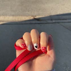 Shirley Nails