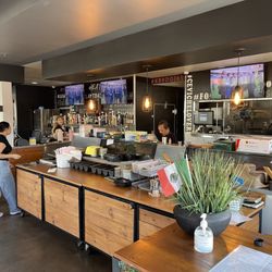 Krudos Sushi & Modern Kitchen