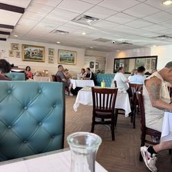 La Casita Cuban Cuisine - Inside