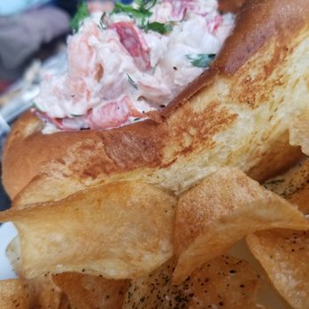 A'Bouzy - Lobster roll with chips - Champagne Bars Near Me - Houston, Texas A'Bouzy - Lobster roll with chips - Champagne Bars Near Me - Houston, Texas