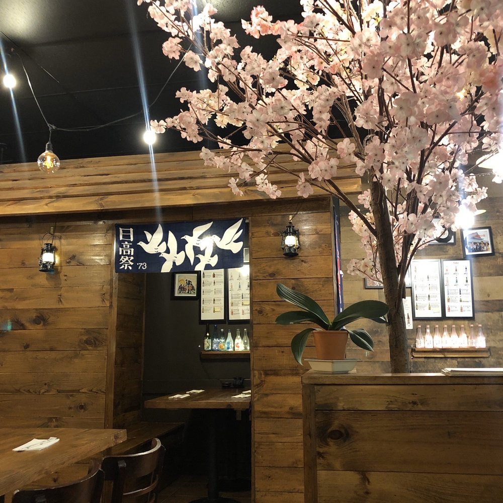 Kaikaki Japanese Restaurant - Two rows of booth seats line the restaurant - Japanese Near Me - Toronto, Ontario