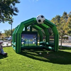 Golden Jumpers - Kick and score with this exciting inflatable soccer challenge.