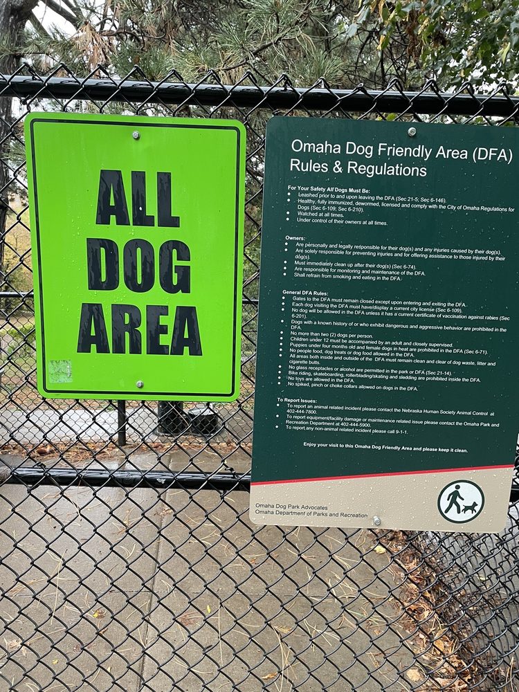 Hanscom Dog Park Logo