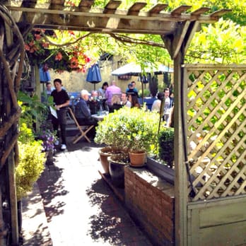La Note - There's a cozy patio outback with a few tables. - French Near Me - Berkeley, California La Note - There's a cozy patio outback with a few tables. - French Near Me - Berkeley, California