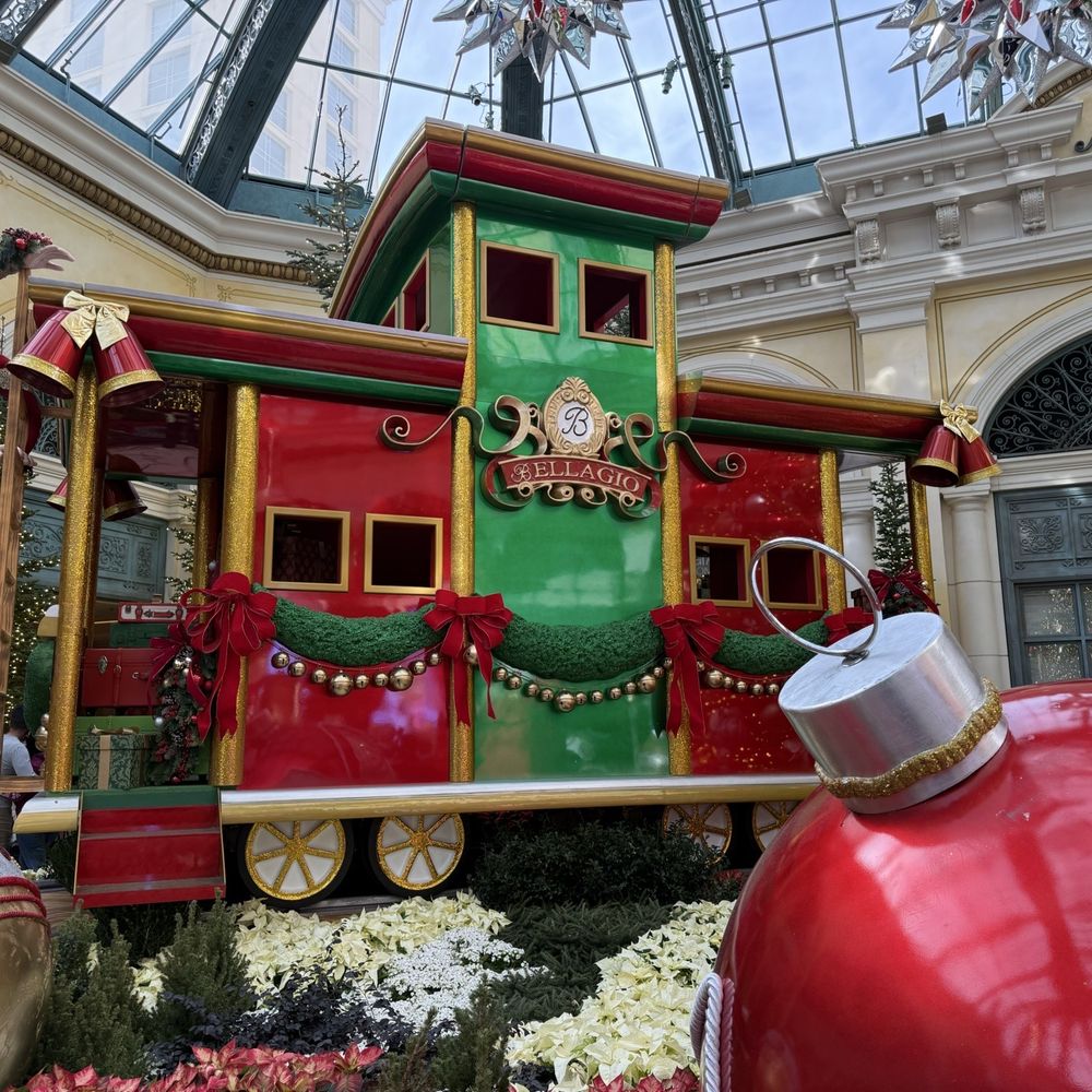 Bellagio - Christmas - Hotels Near Me - Las Vegas, Nevada