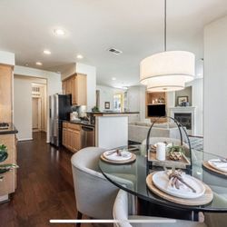 Dress your Nest - Dining room staging