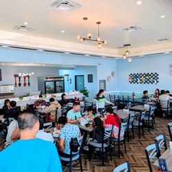 Pho Phong Luu - Inside