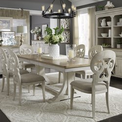 Vaud Hanks & Son - Liberty Dinning Set