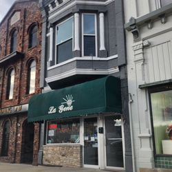 La Gene Jewelers - Street view
