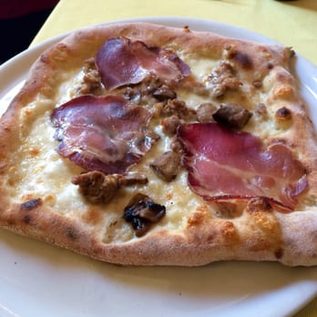 Il Leone Rosso - Boscaiola pizza. Great choice! - Bars Near Me - Sorrento, NA Il Leone Rosso - Boscaiola pizza. Great choice! - Bars Near Me - Sorrento, NA