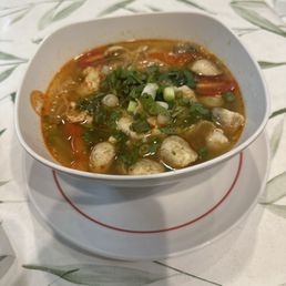 N) Tom Yum Ka Moo (gf)