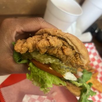The Chicken Barn - Chicken sandwich that came highly recommended - Chicken Shop Near Me - Smithfield, North Carolina