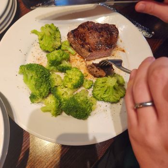 LongHorn Steakhouse - Sirloin and broccoli - Steakhouses Near Me - Grand Prairie, Texas LongHorn Steakhouse - Sirloin and broccoli - Steakhouses Near Me - Grand Prairie, Texas