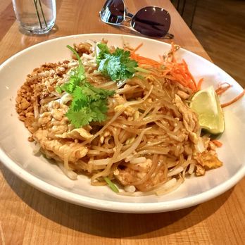 Silli Kori - Pad Thai - Thai Near Me - Chicago, Illinois