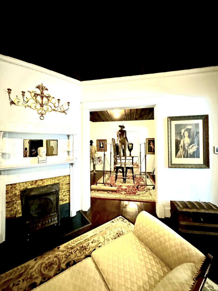 Glamour Puss Gallery Logo