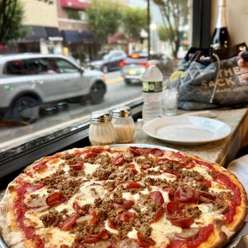 Baggios Pizza - Pizza Near Me - Fort Lee, New Jersey