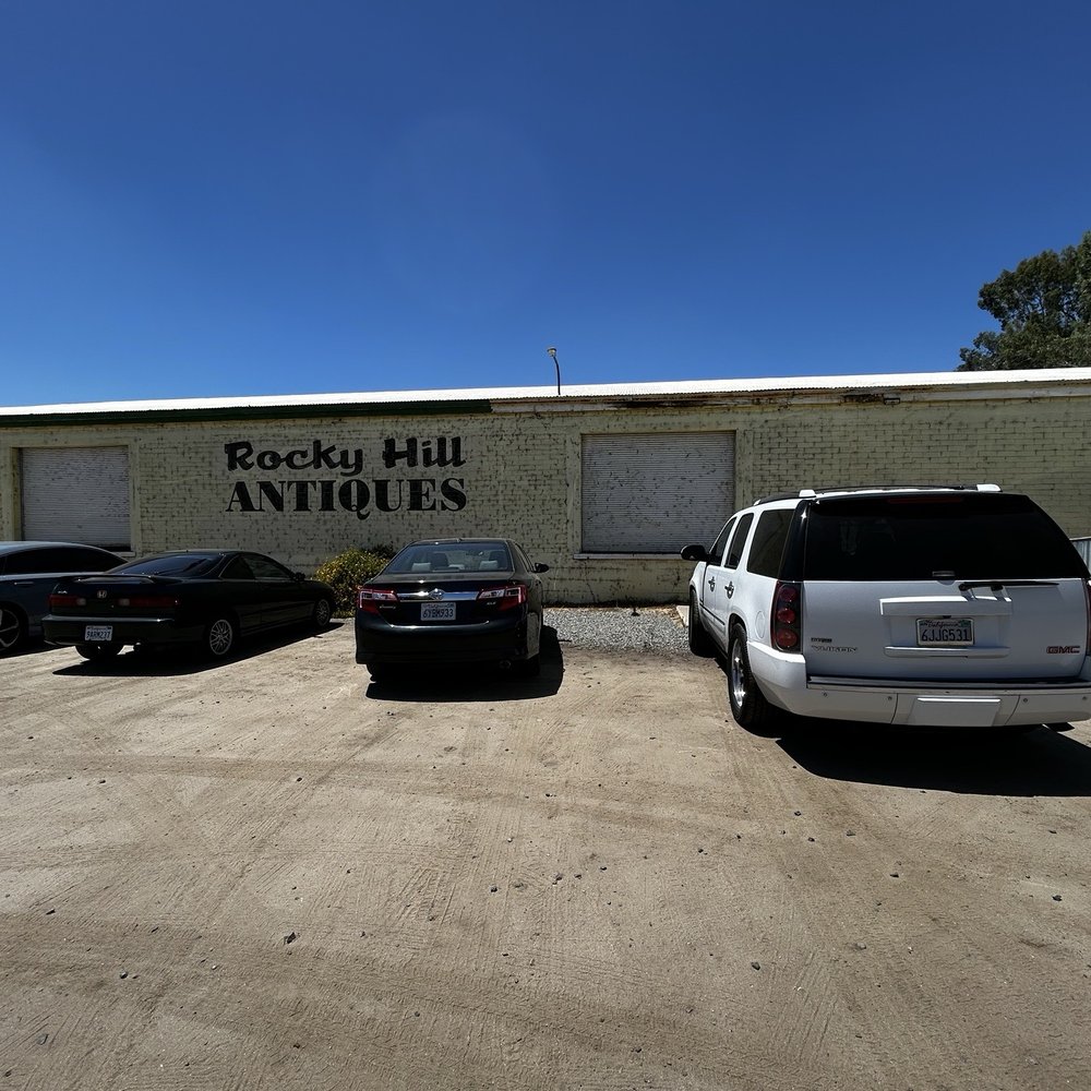 Rocky Hill Antique Collective - Antiques Near Me - Exeter, California