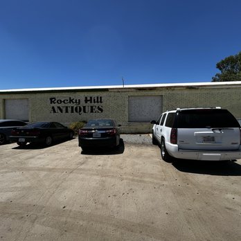 Rocky Hill Antique Collective - Antiques Near Me - Exeter, California
