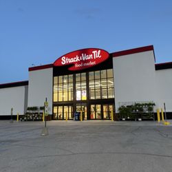 Strack and Van Til - Outside