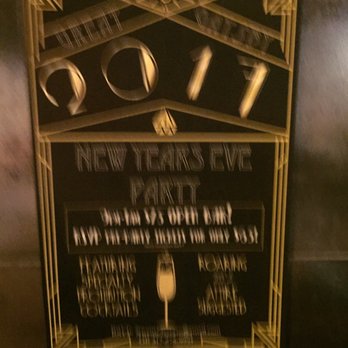 2Twenty2 Tavern - New Year's Eve fun! - Cocktail Bars Near Me - Chicago, Illinois