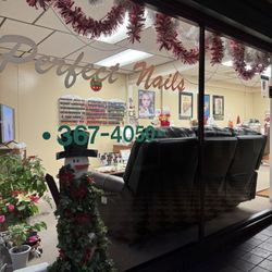 Perfect Nail Salon - Cute nail shop and super nice lady who did a great job on my nails.