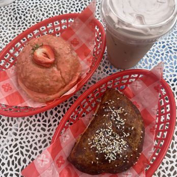 Damn Fine Hand Pies - Donuts Near Me - St. Louis, Missouri Damn Fine Hand Pies - Donuts Near Me - St. Louis, Missouri