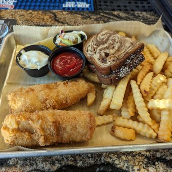 Ferch's Crafthouse Grille - Fish fry Friday - New American Near Me - Wauwatosa, Wisconsin Ferch's Crafthouse Grille - Fish fry Friday - New American Near Me - Wauwatosa, Wisconsin
