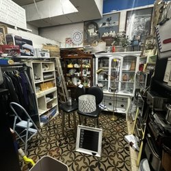 Everybody's Flea Market