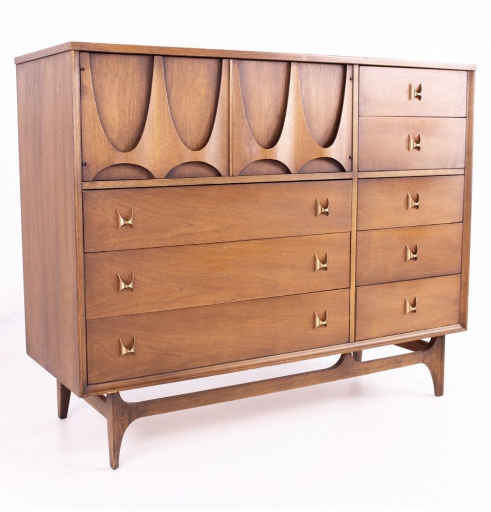 MODERN HILL FURNITURE 9500 W 55th St, Countryside, Illinois