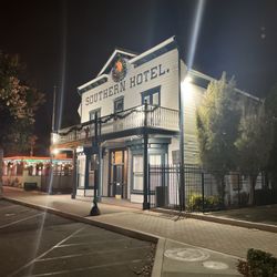 The Southern Hotel - Night