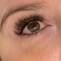 Amanda Taylor - Volume Lashes