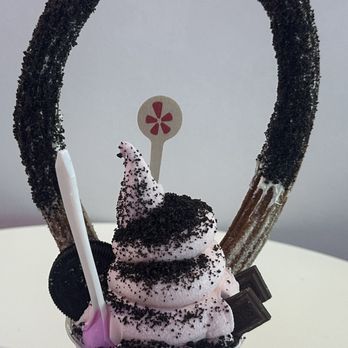 Lola's Handcrafted Churros - Cookies and Cream - Desserts Near Me - Lisle, Illinois