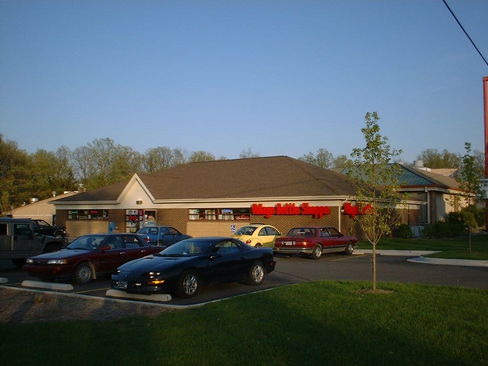 VILLAGE BOTTLE SHOPPE Updated October 2024 1832 Northwestern Ave