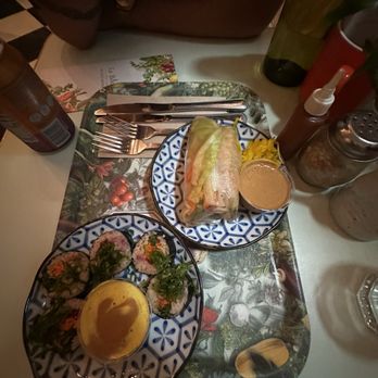Le Botaniste - Veggie Sushi Roll, Summer Roll - Vegetarian Near Me - New York, New York Le Botaniste - Veggie Sushi Roll, Summer Roll - Vegetarian Near Me - New York, New York