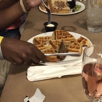 Red Rooster Cafe - Regular Waffle and Sausage - Breakfast & Brunch Near Me - Destin, Florida