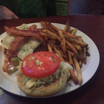 Archer's Tavern - Burger with peanut butter - American Near Me - Centerville, Ohio