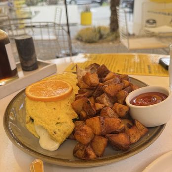 Flipper's - Omelette with Mushrooms, Spinach, & Cheese - Pancakes Near Me - West Hollywood, California Flipper's - Omelette with Mushrooms, Spinach, & Cheese - Pancakes Near Me - West Hollywood, California