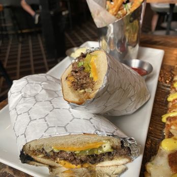 Tanner Smiths - Cocktail Bars Near Me - New York, New York