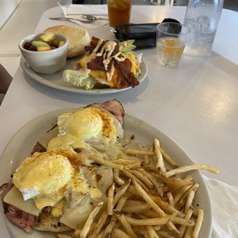 Sunset Grill - Sunset Benedict and big ass sandwich - American Near Me - Fredericksburg, Texas