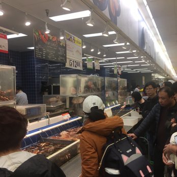 T&T Supermarket - Crowded at the Seafood section - International Grocery Near Me - Burnaby, British Columbia T&T Supermarket - Crowded at the Seafood section - International Grocery Near Me - Burnaby, British Columbia